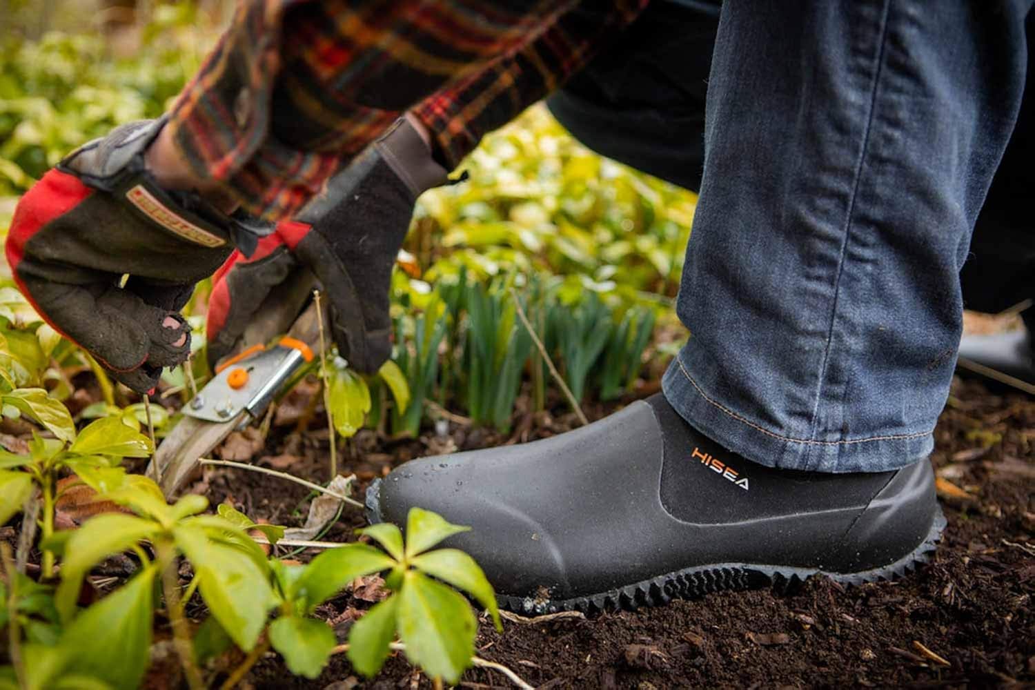 HISEA Unisex Waterproof Garden Shoes, Men's Ankle Rain Boots Women's Slip-On Footwear Rain Shoe Rubber Neoprene Outdoor Booties for Gardening, Farming, Camping, Car Wash, Lawn Care and Yard Work